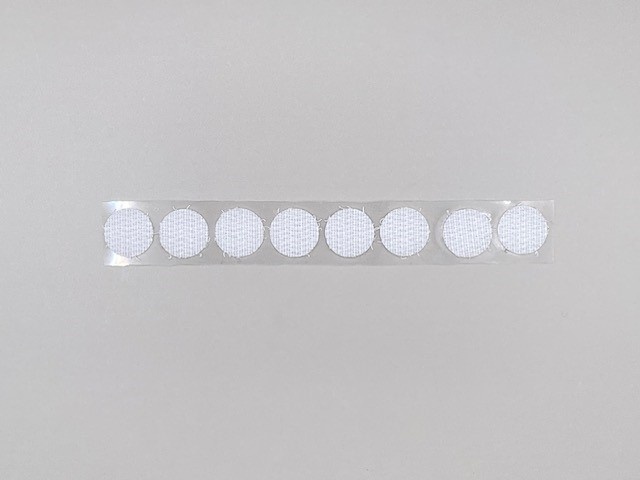 Zelfklevende klittenband op rol wit - hard rond 13 mm, 1440 stuks